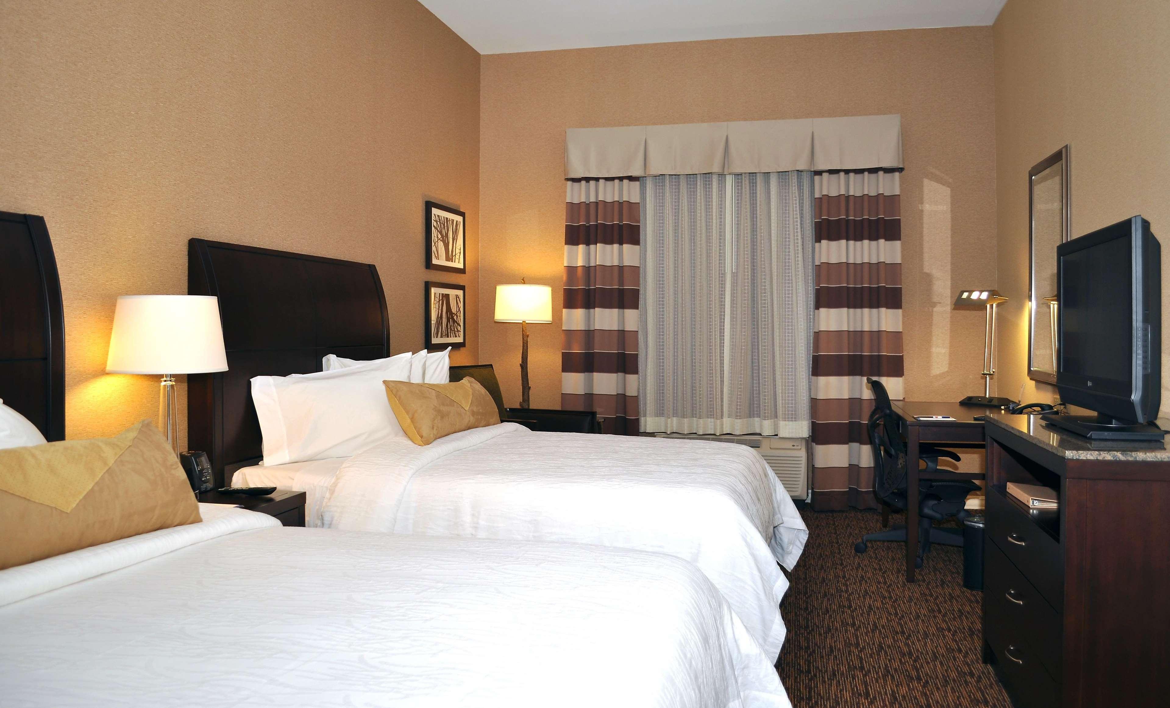 Hilton Garden Inn St. Louis Airport Berkeley Værelse billede