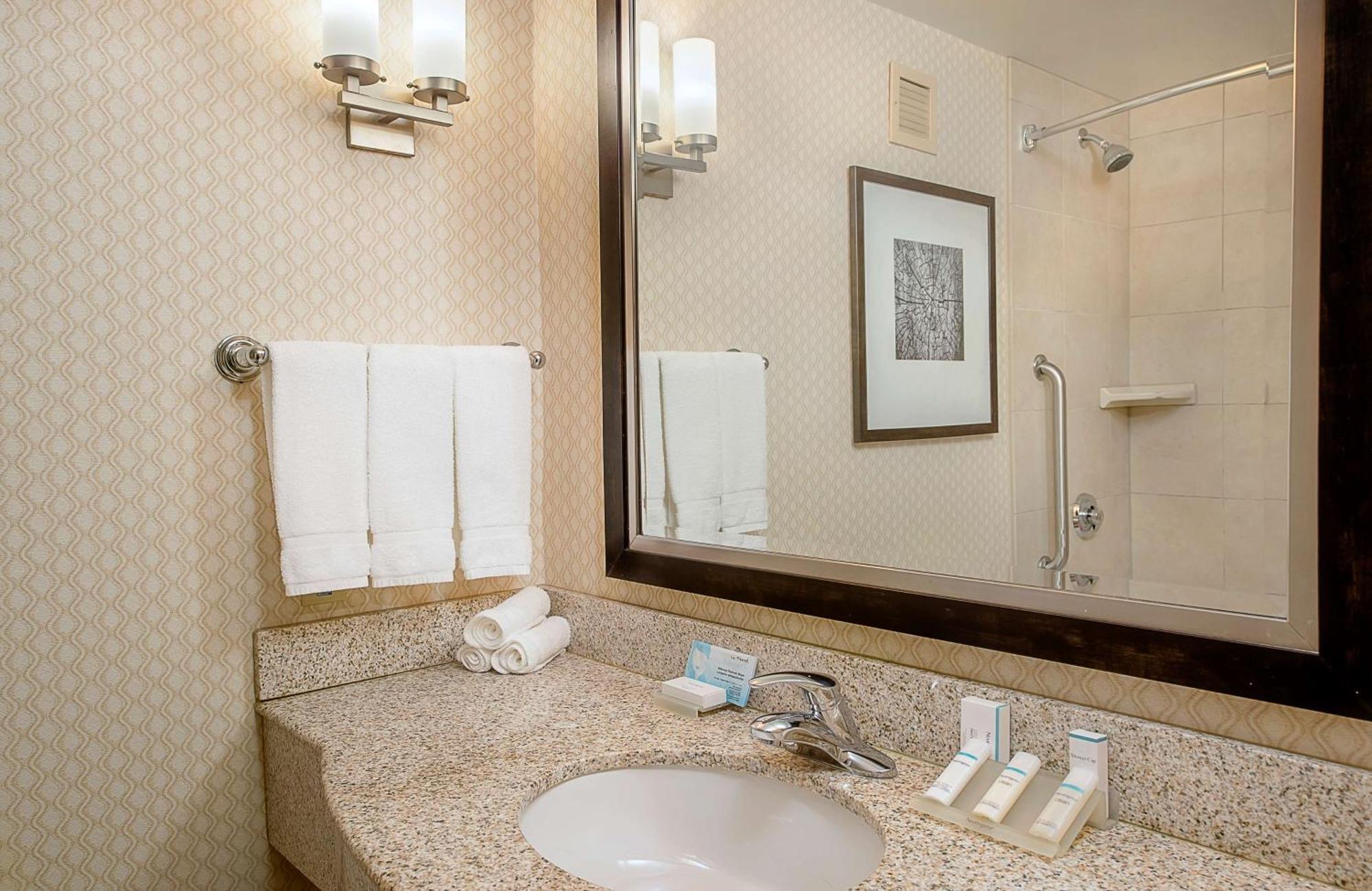 Hilton Garden Inn St. Louis Airport Berkeley Eksteriør billede