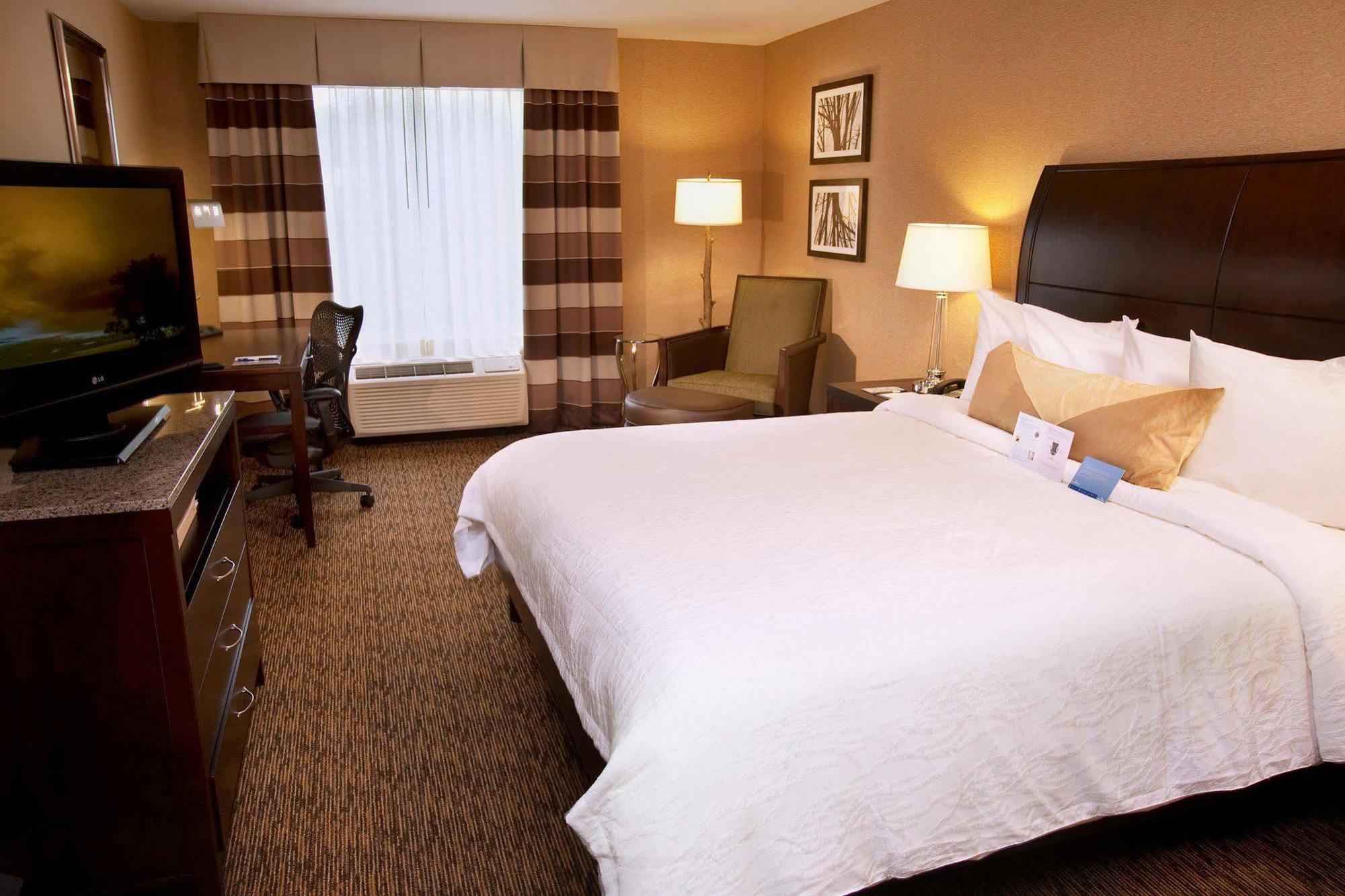 Hilton Garden Inn St. Louis Airport Berkeley Værelse billede