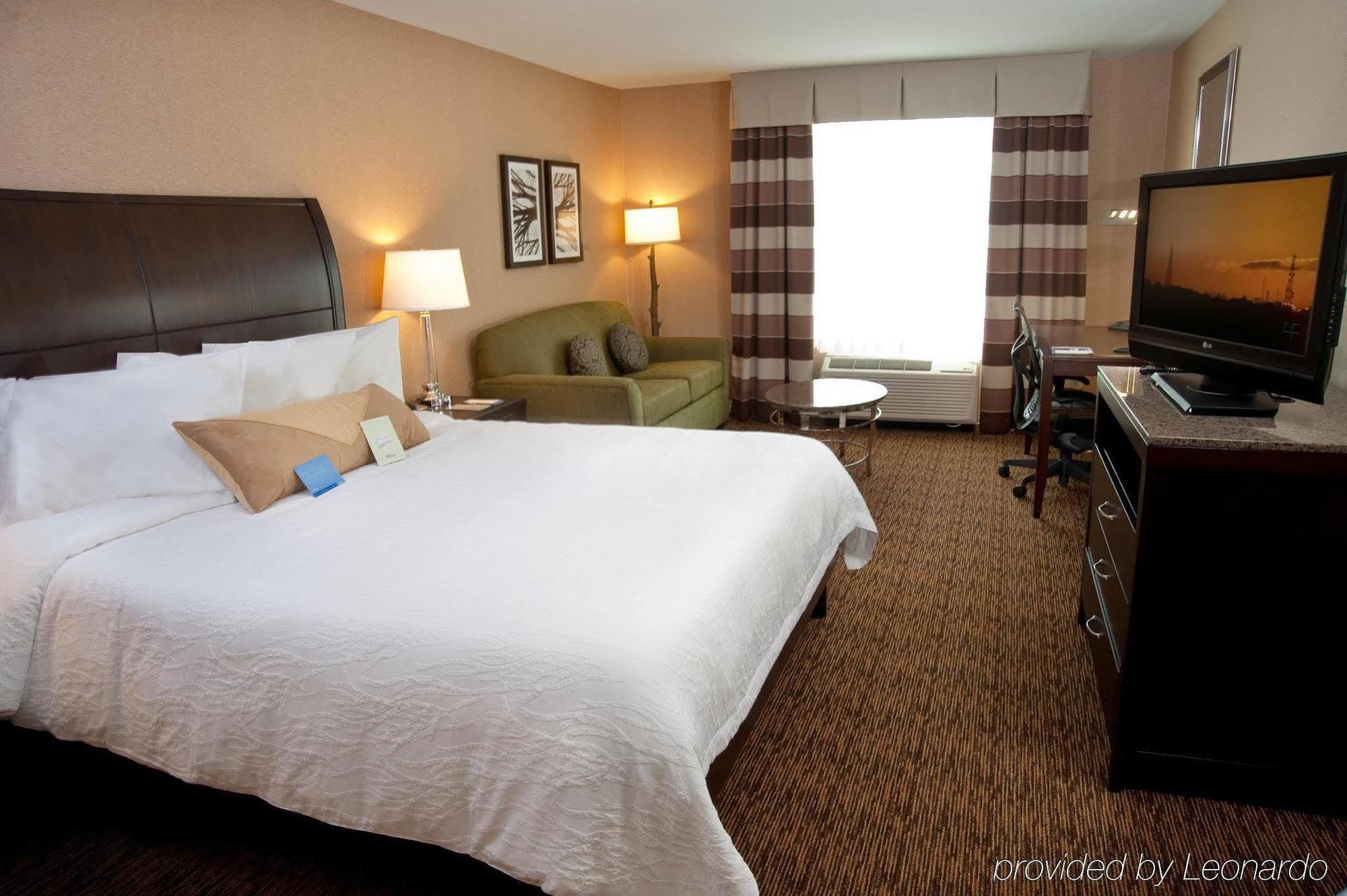 Hilton Garden Inn St. Louis Airport Berkeley Værelse billede